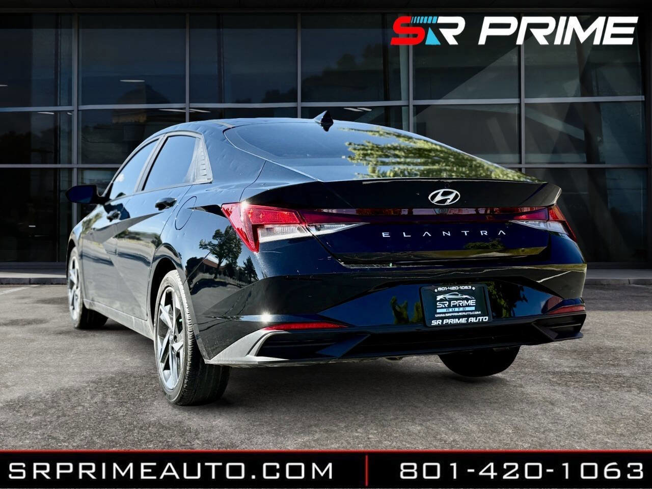 Used 2023 Hyundai Elantra SEL w/ Convenience Package image 2