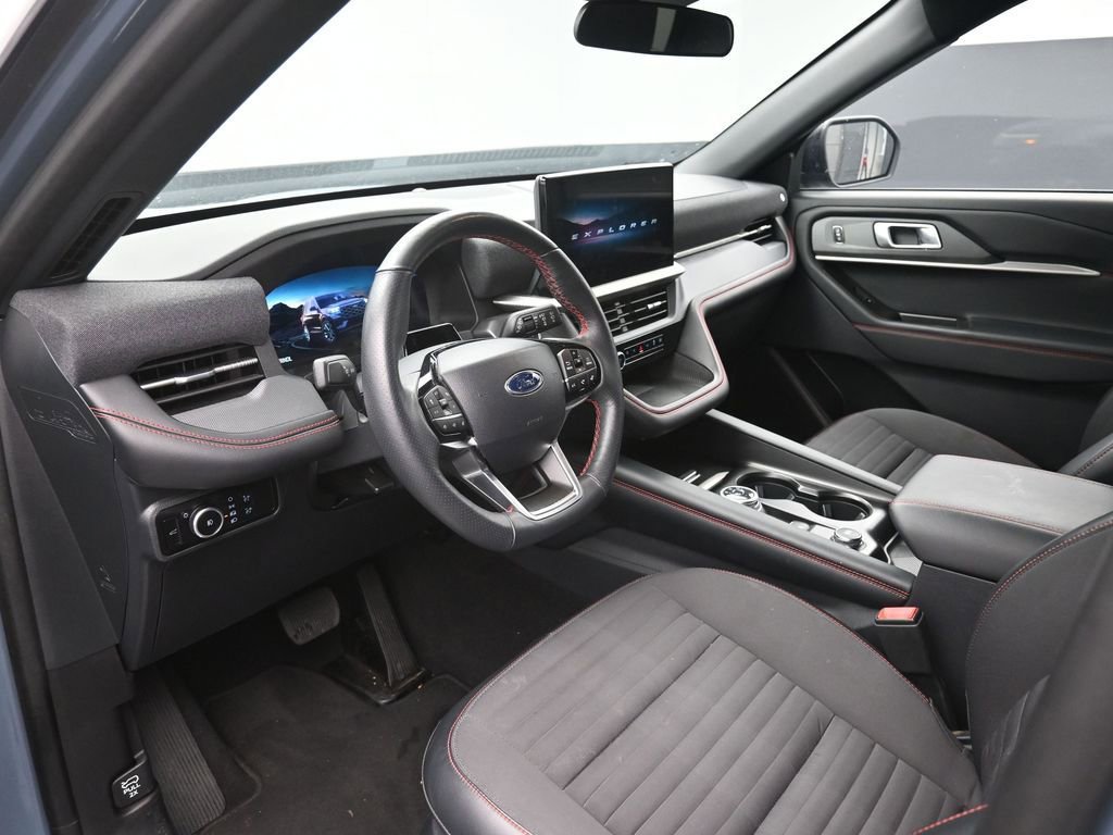 Certified 2025 Ford Explorer ST-Line AWD/4WD image 19