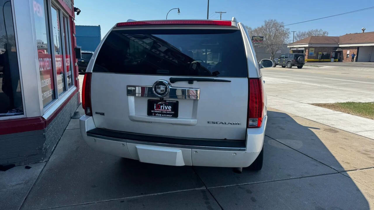Used 2011 Cadillac Escalade ESV Luxury AWD/4WD image 6