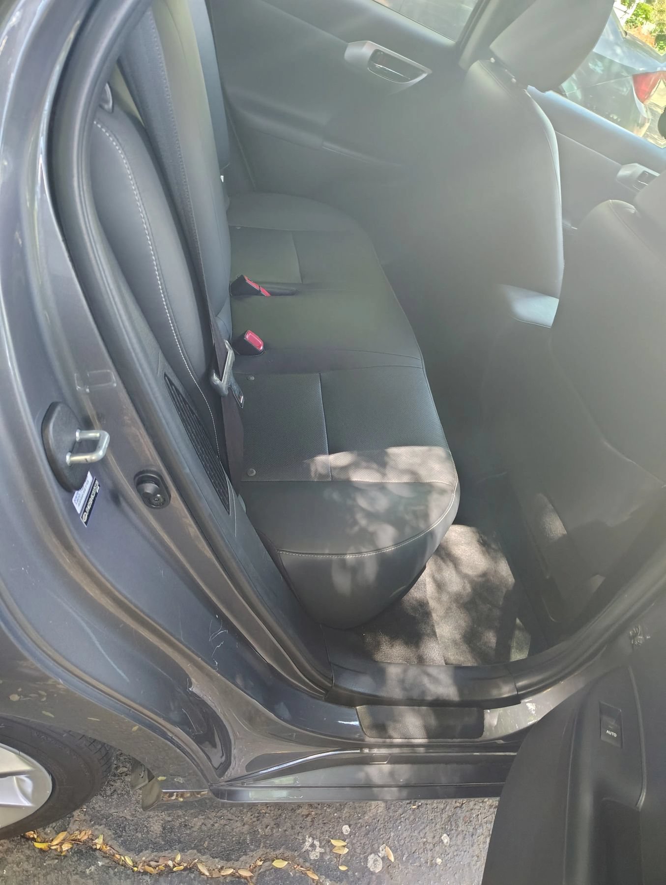 Used 2012 Lexus CT 200h Premium w/ Leather Pkg FWD image 22