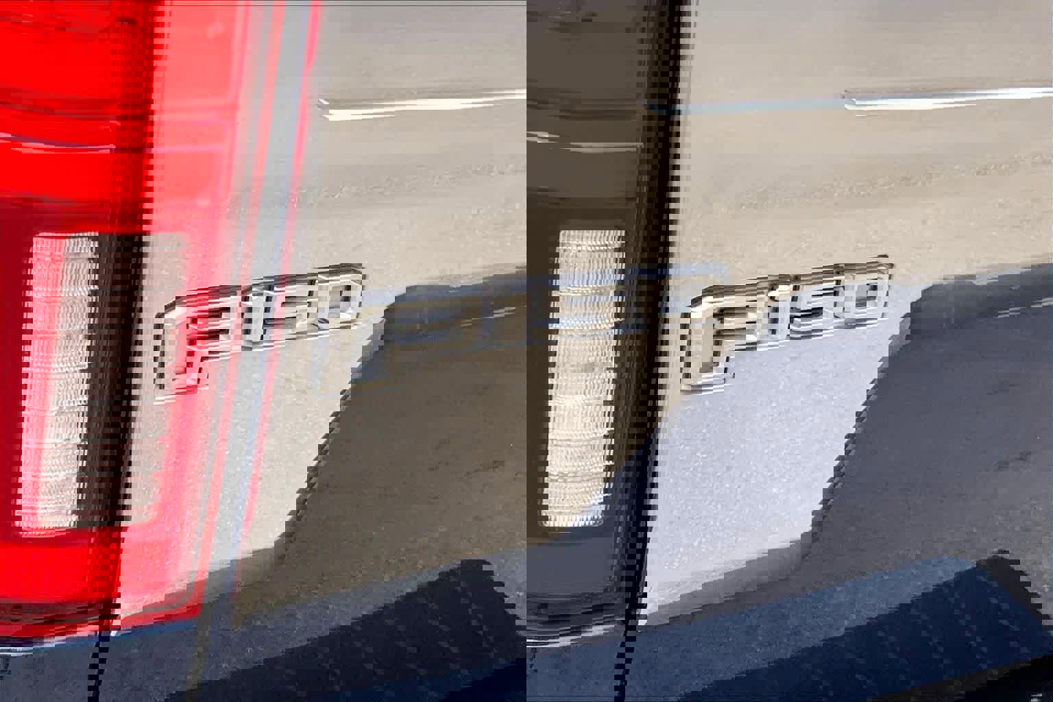 Used 2019 Ford F150 Platinum w/ Equipment Group 701A Luxury image 10