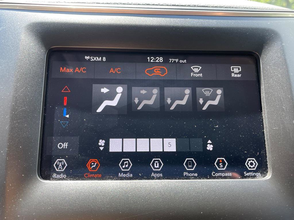 Used 2020 Jeep Cherokee Latitude Plus image 28