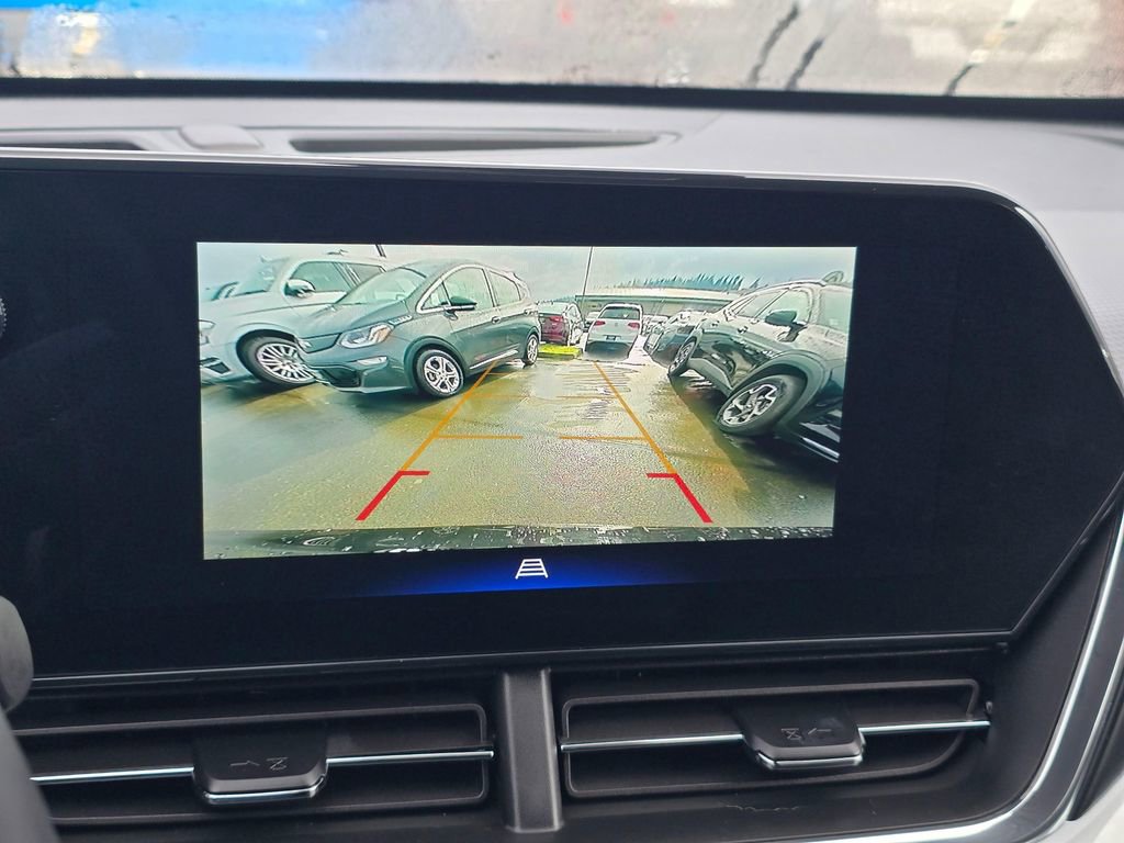 Certified 2025 Chevrolet Trax LT w/ LT Convenience Package FWD image 28