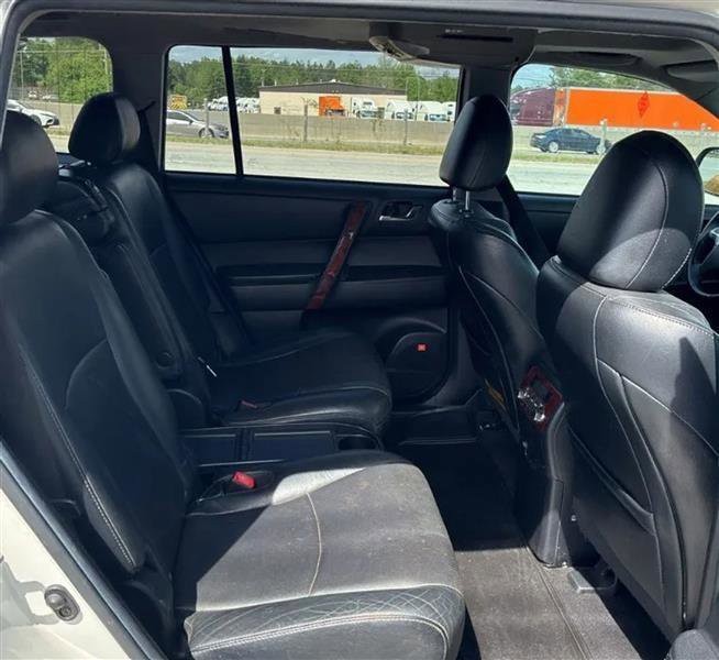 Used 2013 Toyota Highlander Limited FWD image 11