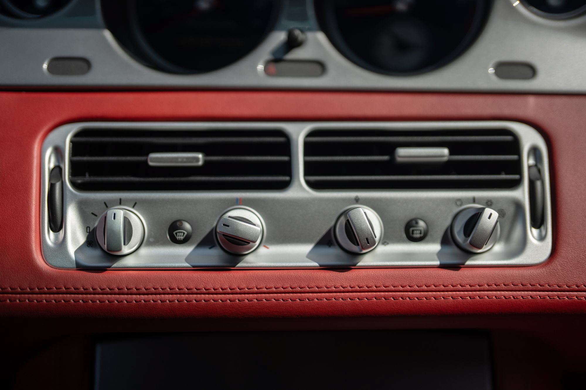 Used 2003 BMW Z8 RWD image 54