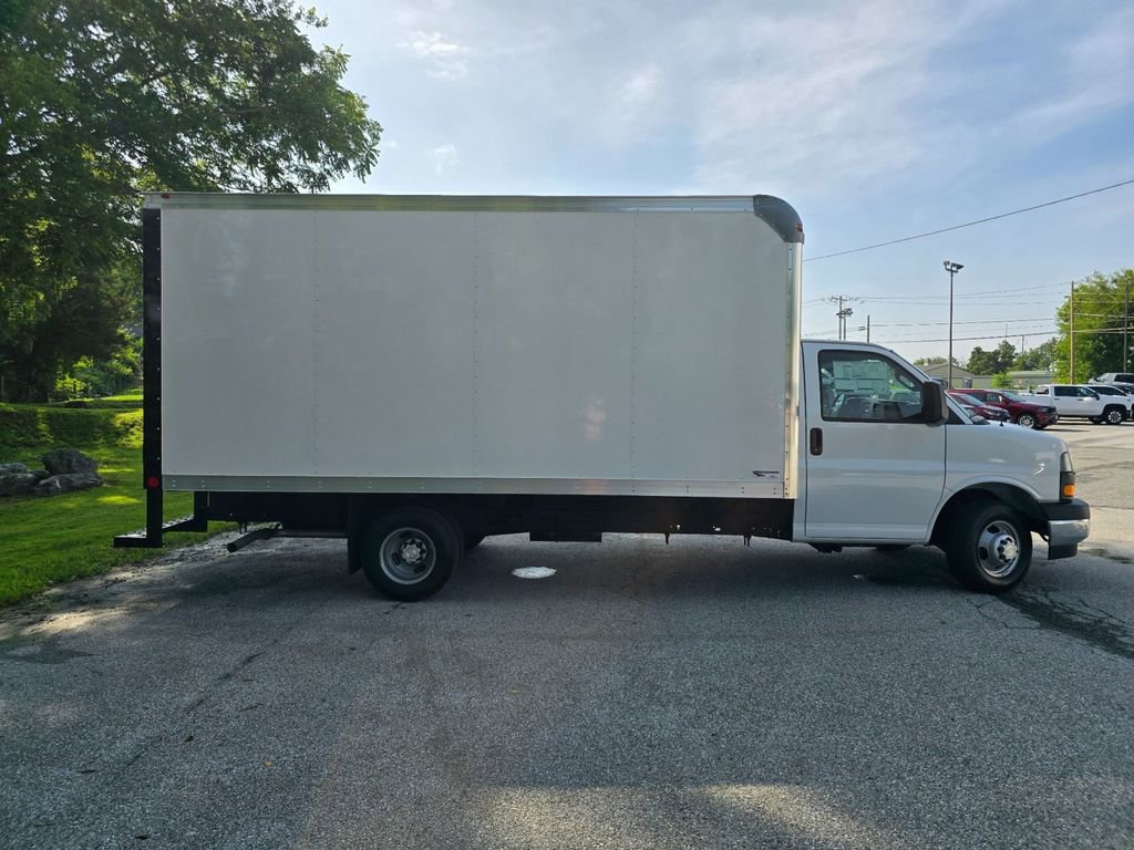 New 2025 Chevrolet Express 3500 w/ Power Convenience Package image 11