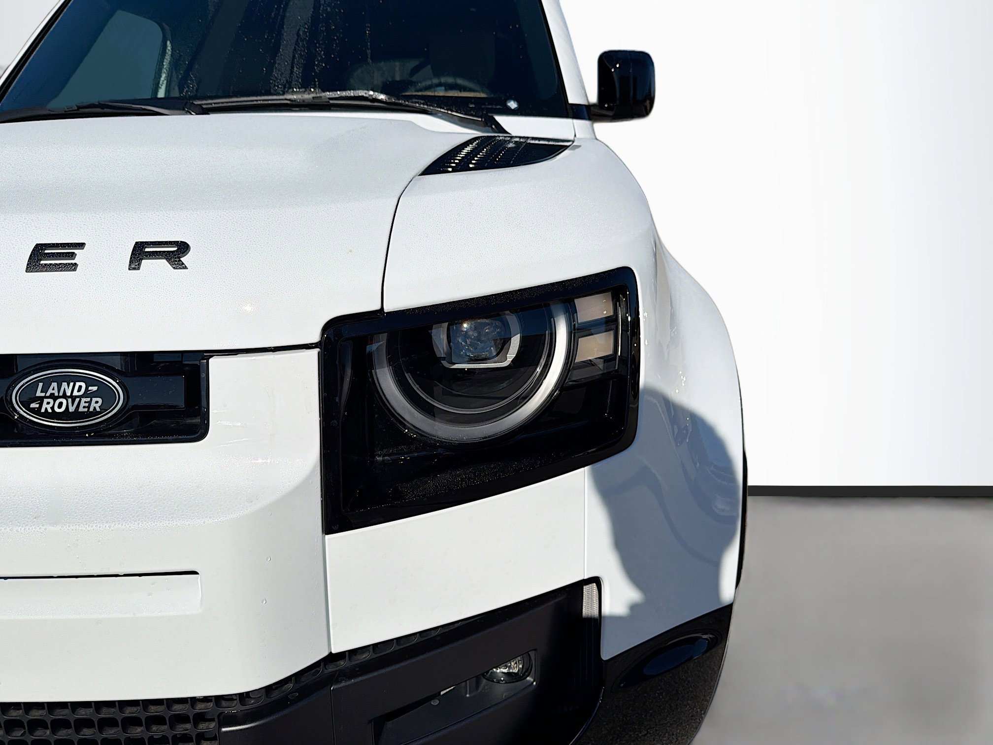 New 2026 Land Rover Defender 110 X-Dynamic SE image 9