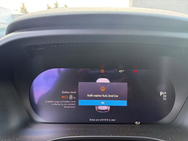 Used 2022 Volvo XC40 P8 Recharge Plus image 5