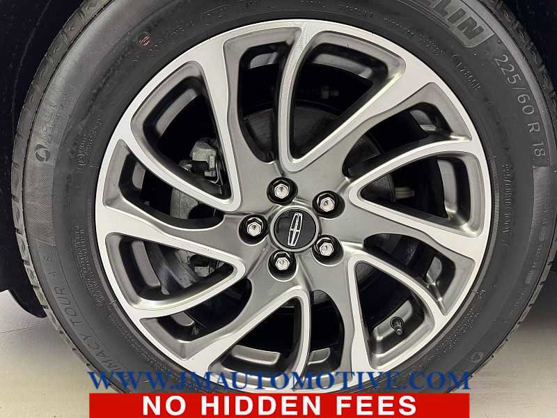 Used 2022 Lincoln Corsair AWD w/ Equipment Group 101A image 9