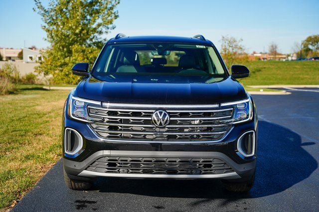 New 2026 Volkswagen Atlas SE image 3