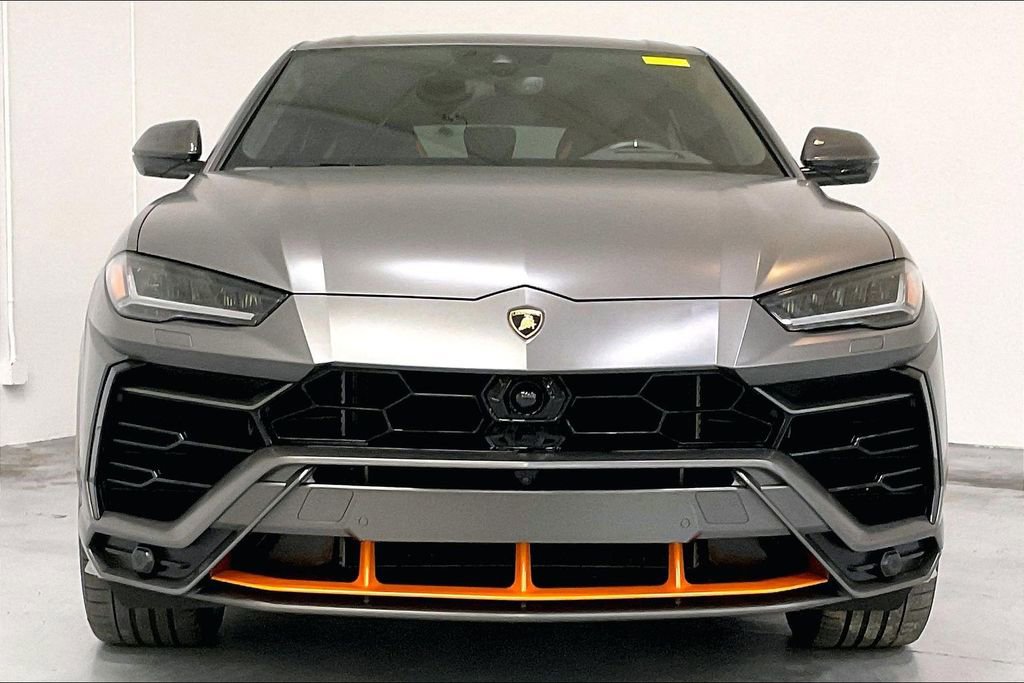 Used 2022 Lamborghini Urus image 2