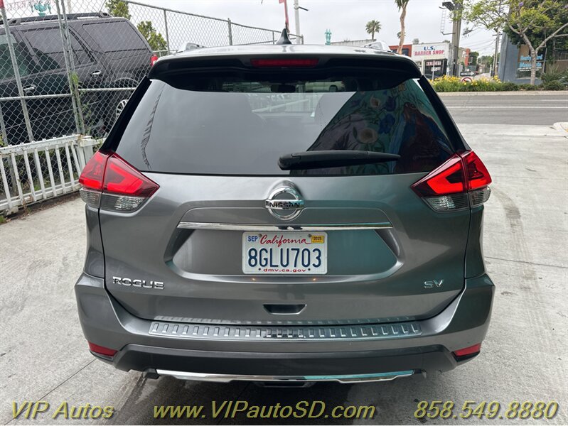 Used 2018 Nissan Rogue SV w/ Premium Package FWD image 12