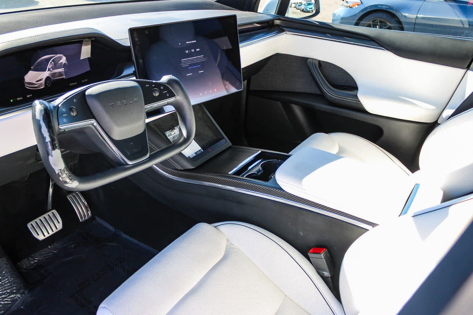 Used 2022 Tesla Model X Plaid image 21