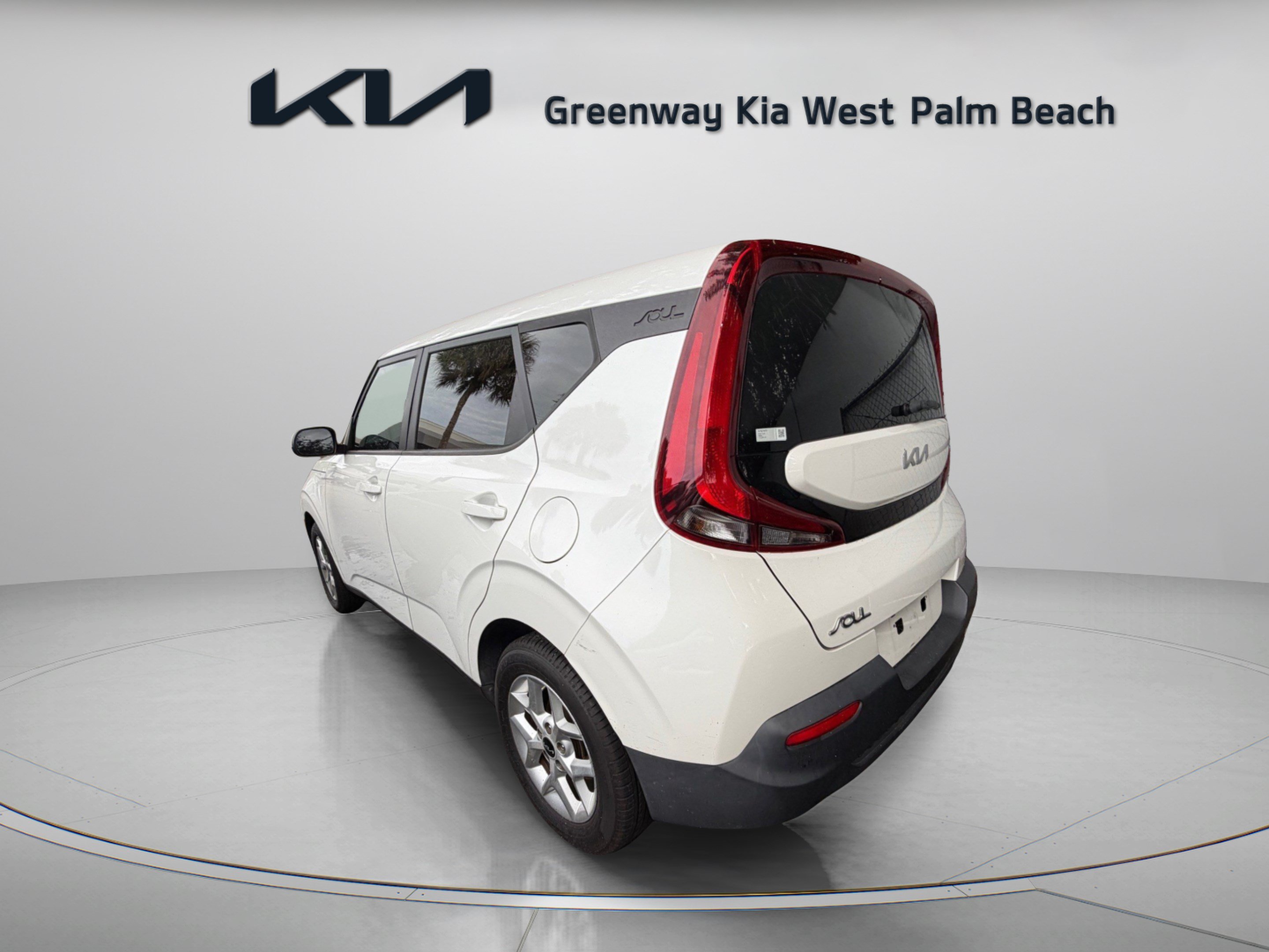 Used 2022 Kia Soul LX w/ Technology Package FWD image 4