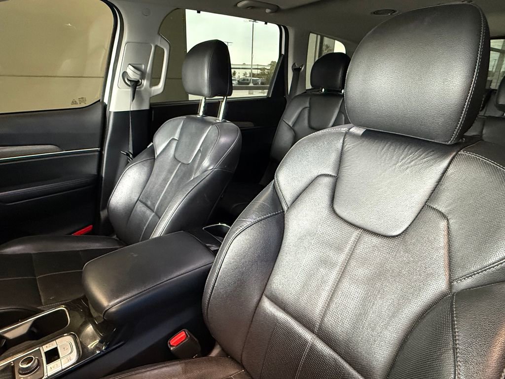 Used 2021 Kia Telluride EX w/ EX Premium Package AWD/4WD image 17