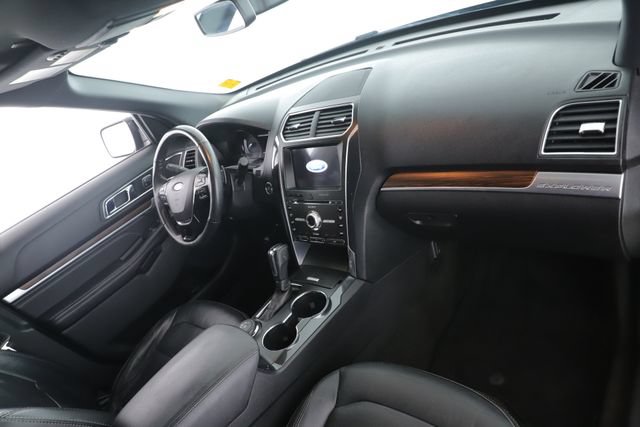 Used 2017 Ford Explorer Limited w/ Equipment Group 301A AWD/4WD image 36