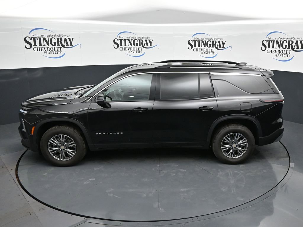 Used 2025 Chevrolet Traverse LT w/ Driver Confidence Package AWD/4WD image 12