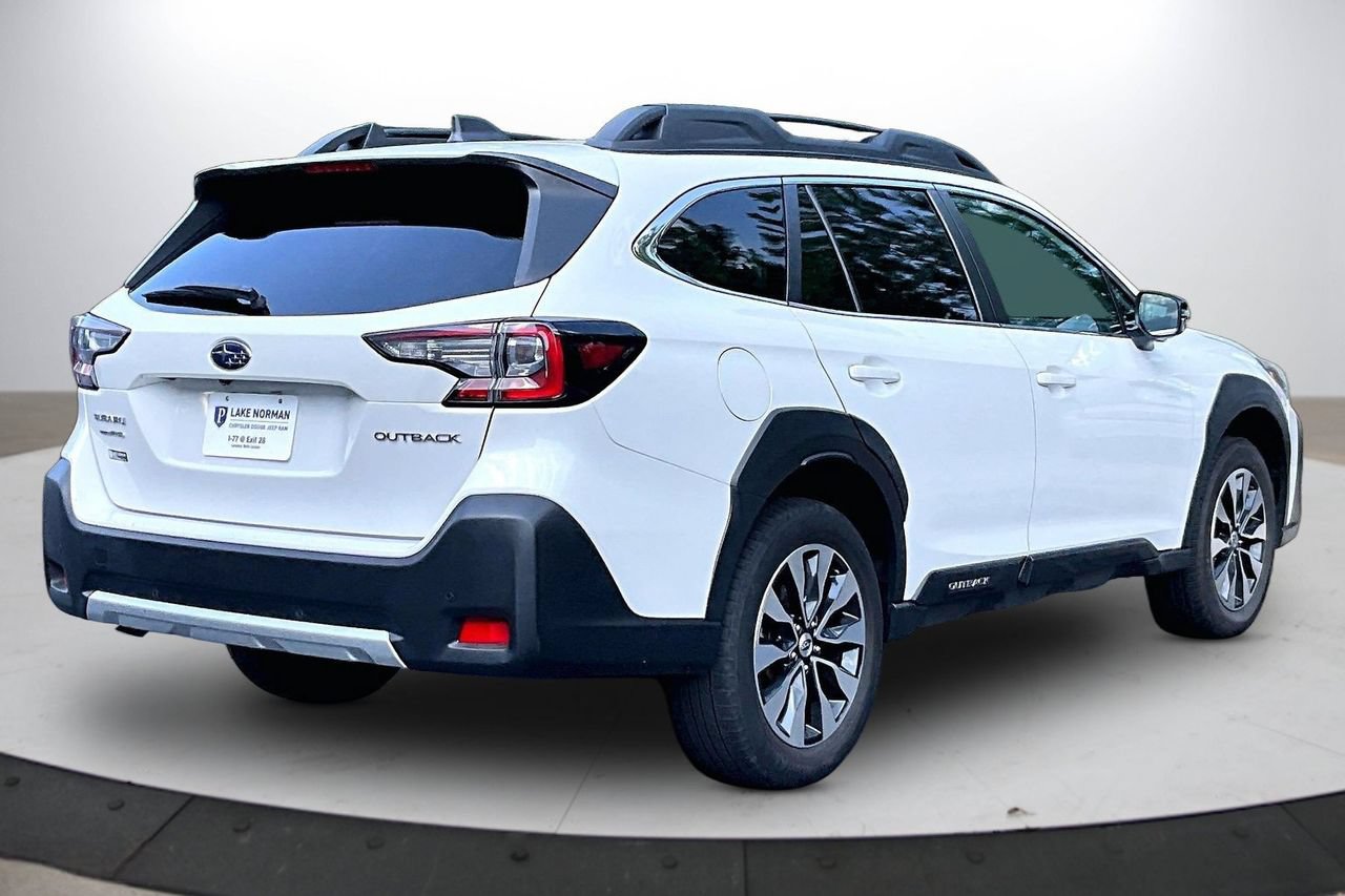 Used 2024 Subaru Outback Limited AWD/4WD image 9