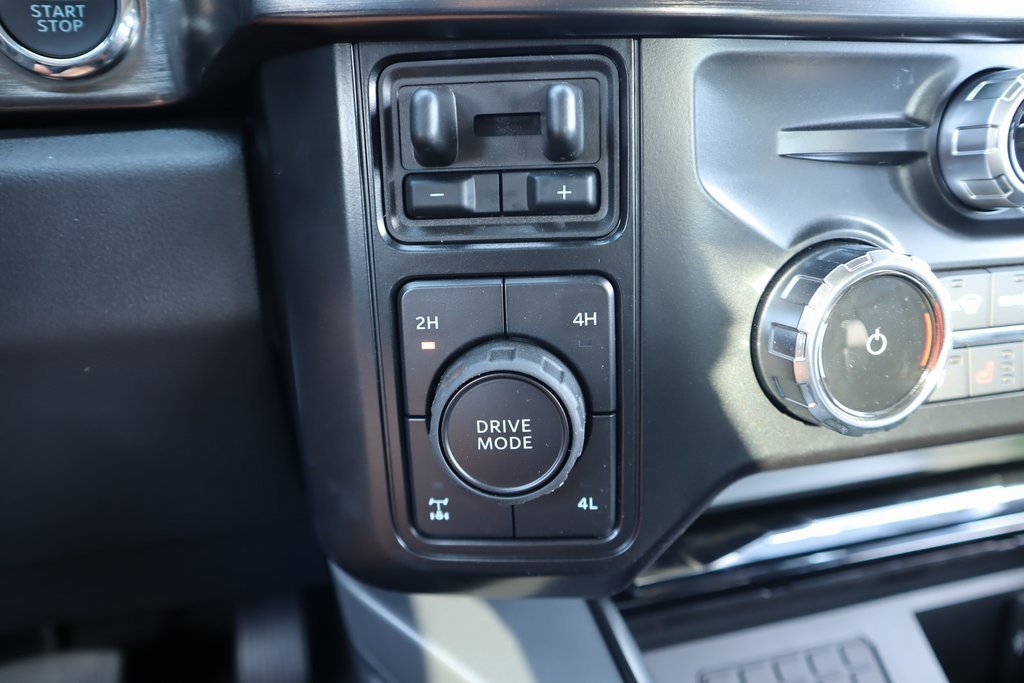 New 2026 Ford F250 Lariat w/ Black Appearance Package image 9