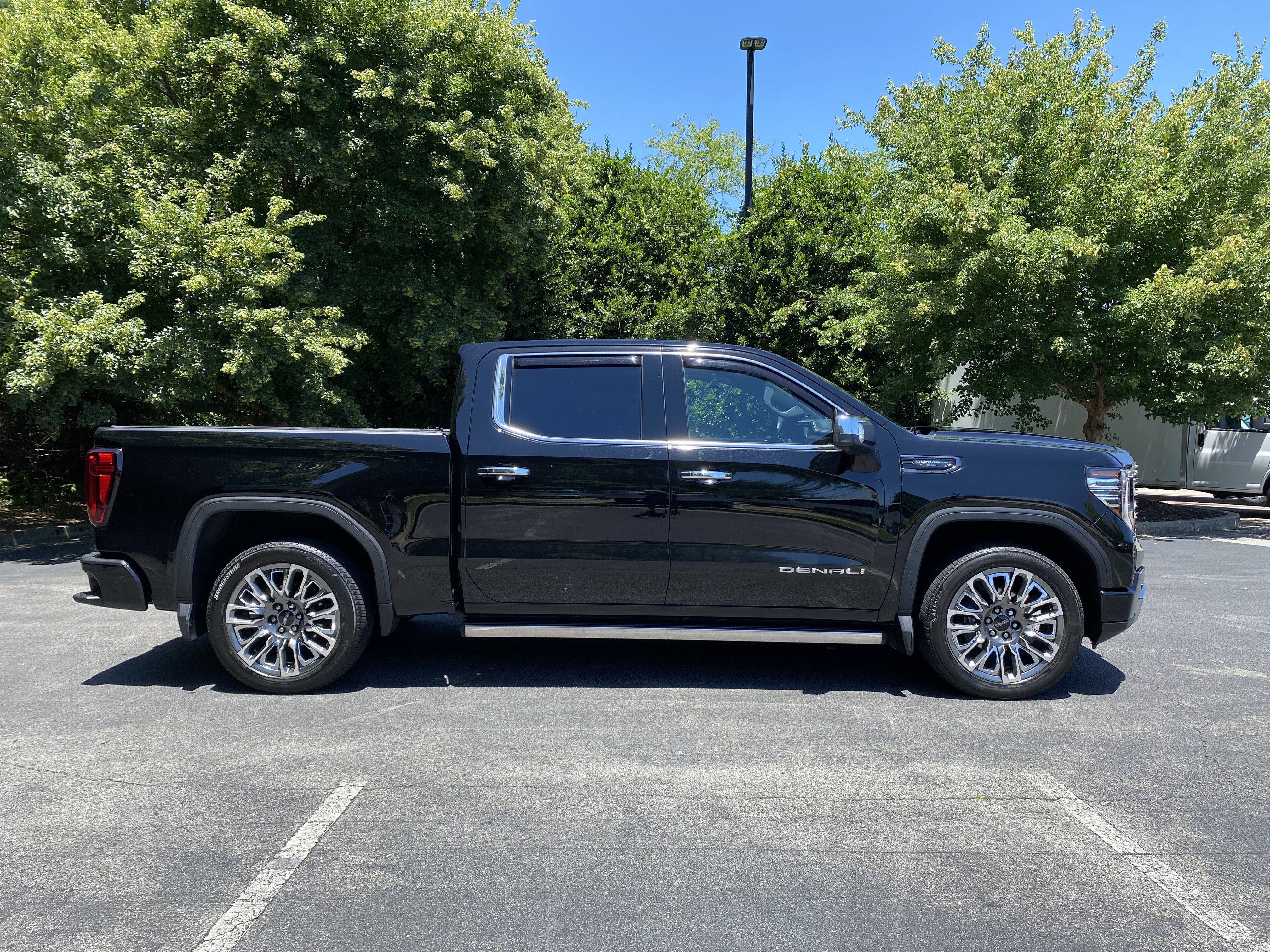 Used 2024 GMC Sierra 1500 Denali Ultimate AWD/4WD image 10