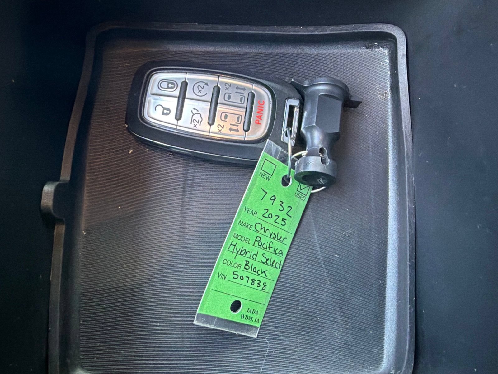Used 2025 Chrysler Pacifica Select FWD image 32