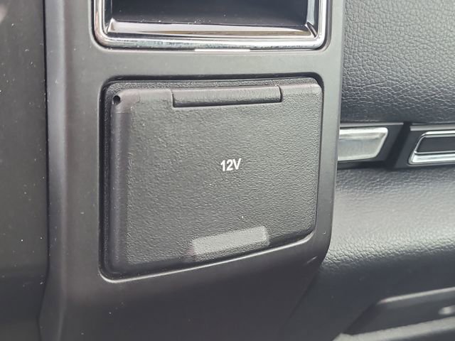 Used 2020 Ford Expedition Limited w/ Equipment Group 301A AWD/4WD image 32