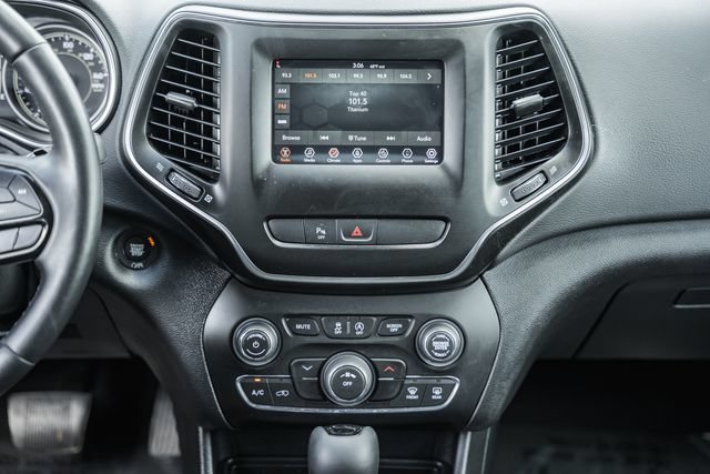 Used 2019 Jeep Cherokee Latitude Plus AWD/4WD image 21