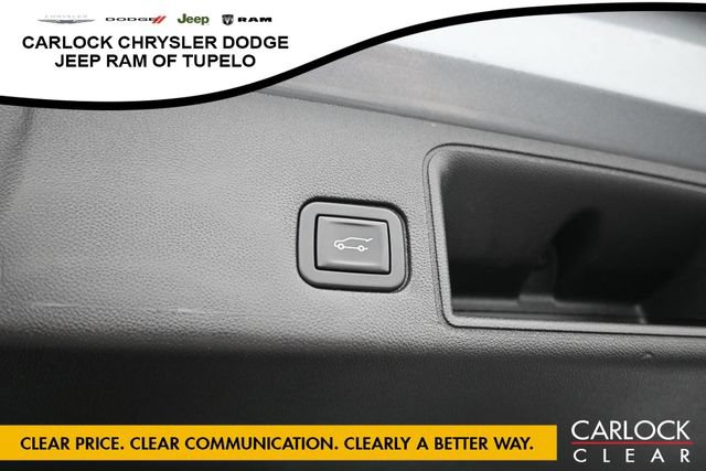 Used 2023 GMC Terrain SLT w/ LPO, Floor Liner Package AWD/4WD image 32