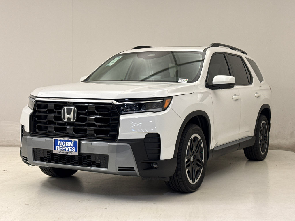 New 2026 Honda Pilot Touring image 2