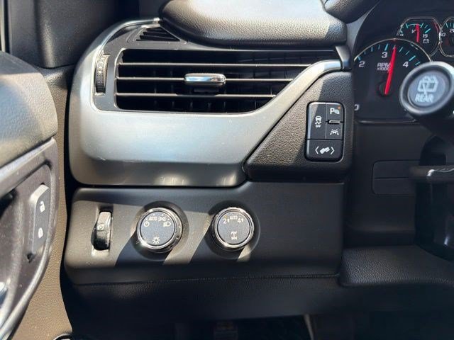 Used 2019 Chevrolet Tahoe LT AWD/4WD image 32