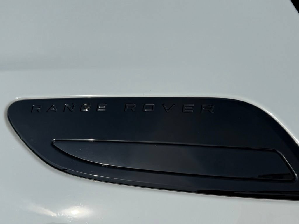 Certified 2026 Land Rover Range Rover Velar Dynamic SE AWD/4WD image 37