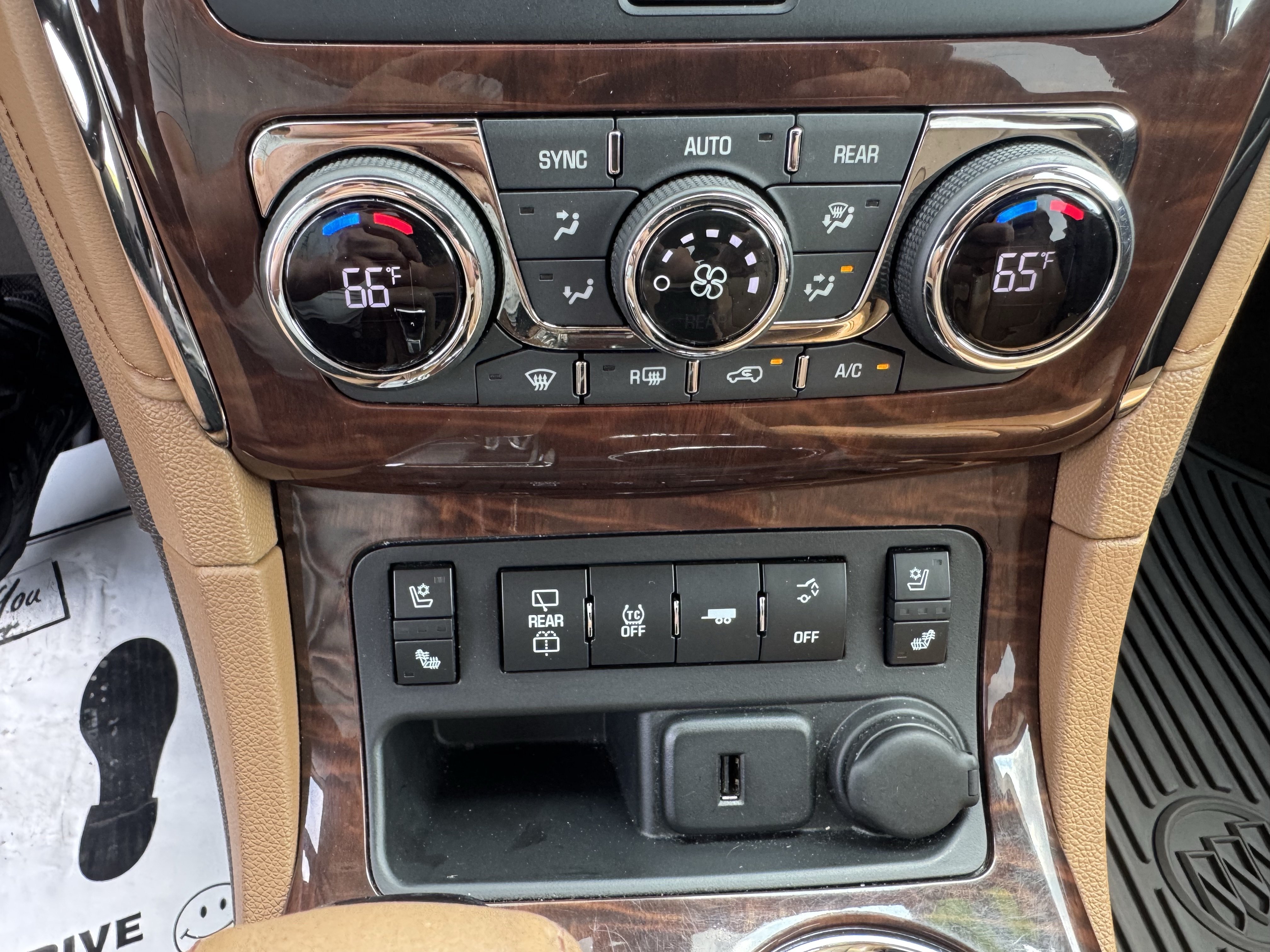 Used 2016 Buick Enclave Premium w/ Experience Buick Package AWD/4WD image 25