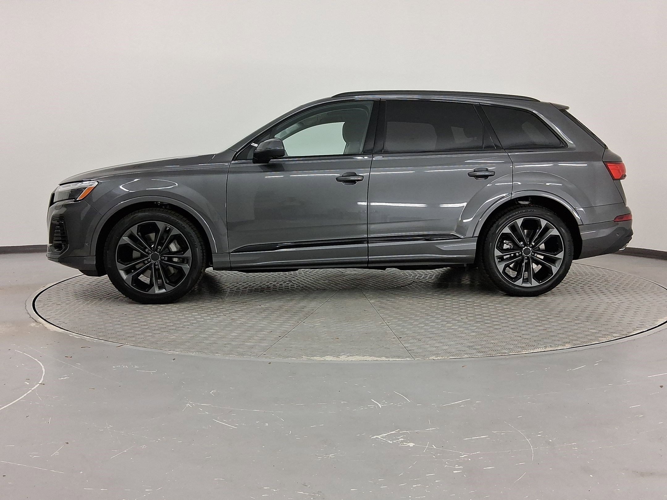 New 2026 Audi Q7 3.0T Premium Plus image 2