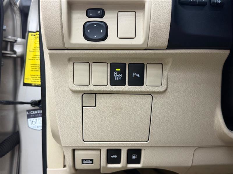 Used 2015 Lexus ES 350 w/ Premium Package FWD image 16