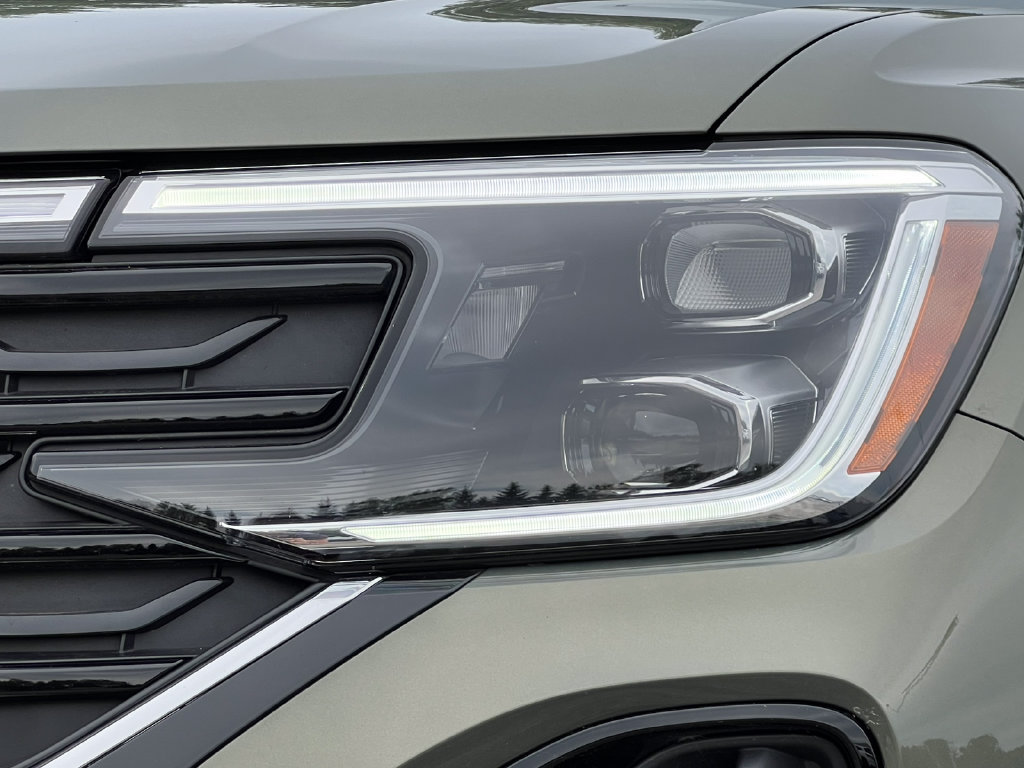 Used 2026 Volkswagen Atlas Cross Sport SE w/ Panoramic Sunroof Package AWD/4WD image 40