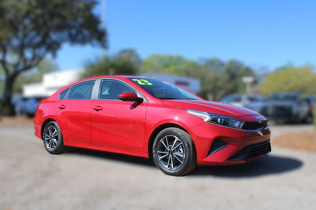 Certified 2023 Kia Forte LXS image 3