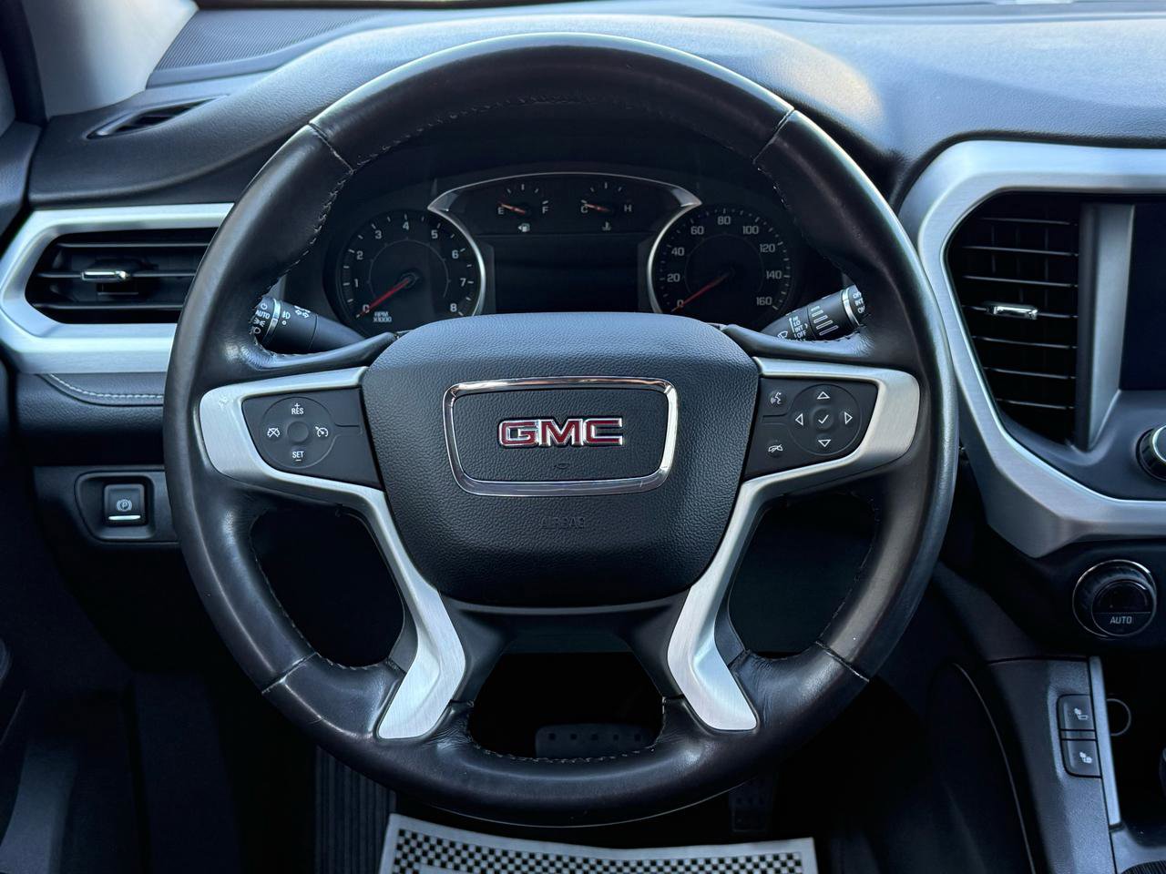 Used 2019 GMC Acadia SLT w/ Black Edition image 12