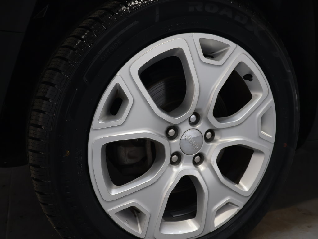 Used 2017 Jeep Renegade Limited FWD image 33