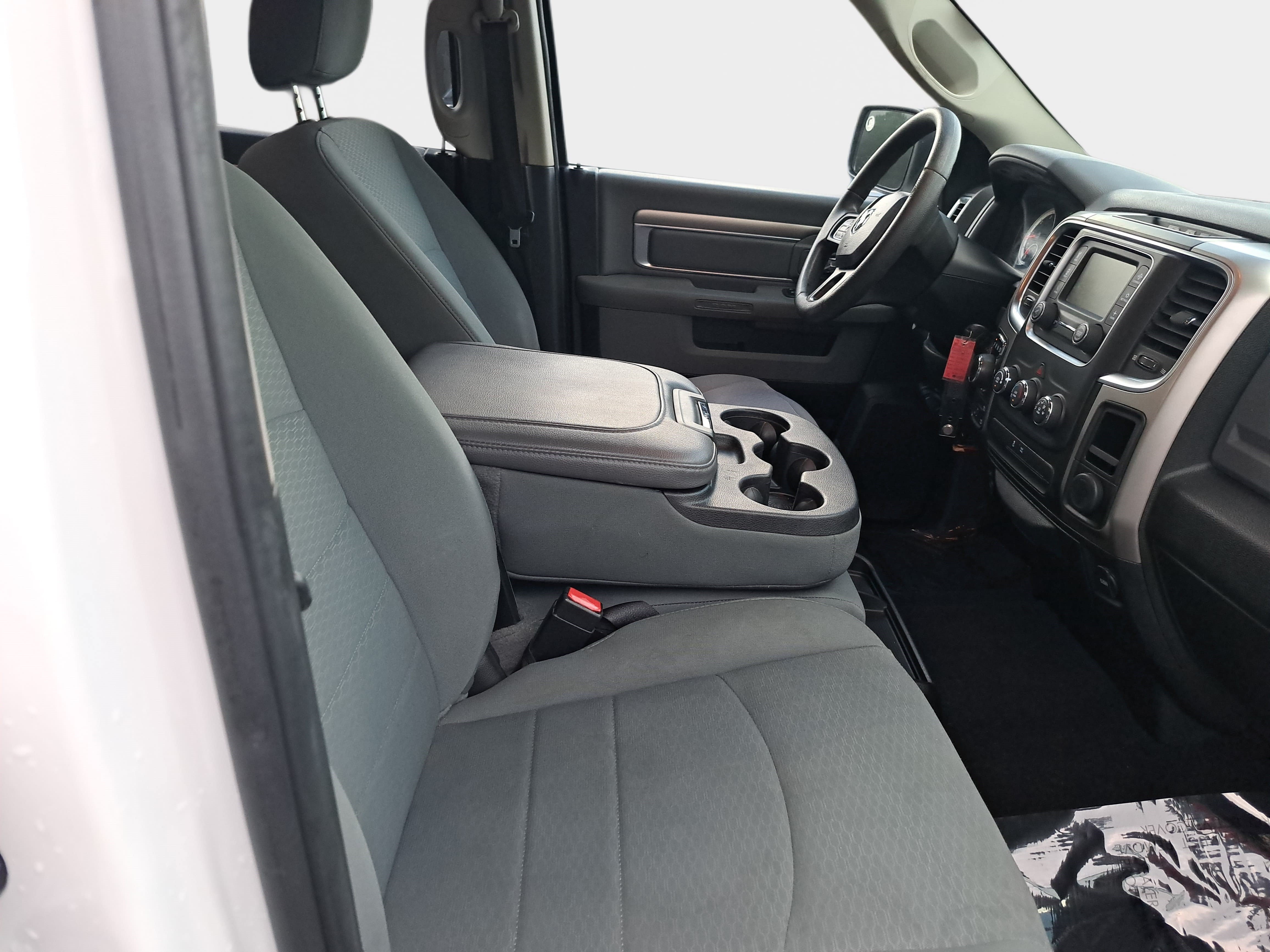 Used 2018 RAM 1500 Classic SLT AWD/4WD image 10