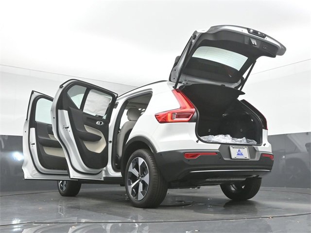 New 2026 Volvo XC40 B5 Plus w/ Protection Package Premier image 55