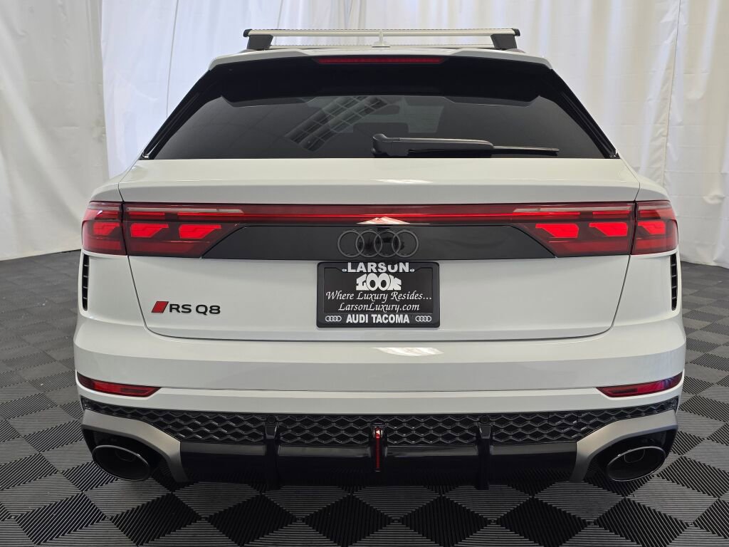 New 2025 Audi RS Q8 performance image 5