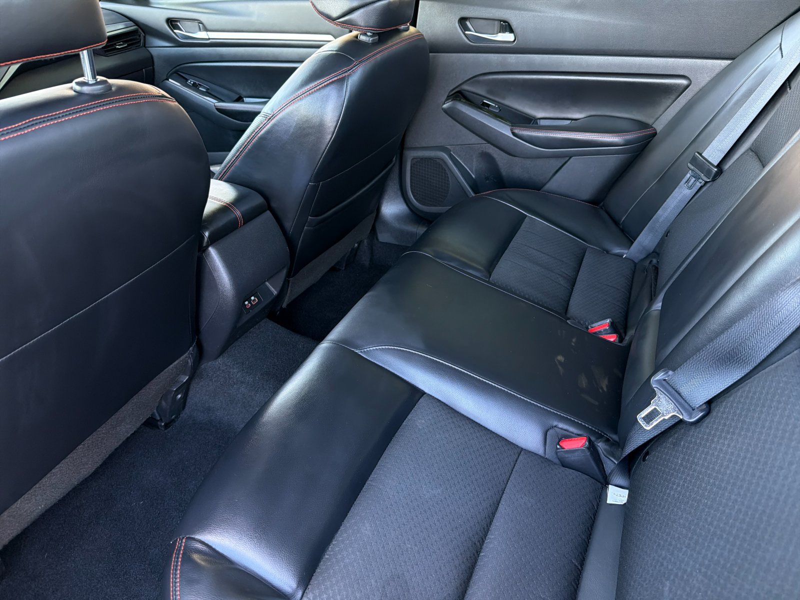 Used 2024 Nissan Altima 2.5 SR FWD image 12