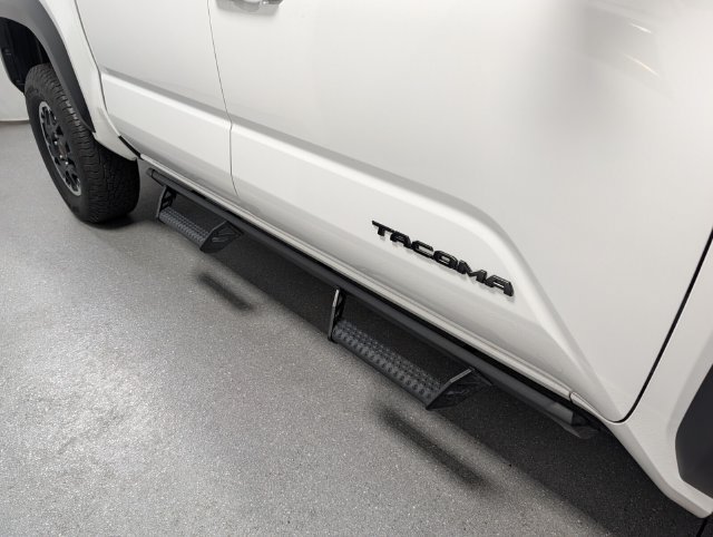 Used 2025 Toyota Tacoma TRD Off-Road AWD/4WD image 3