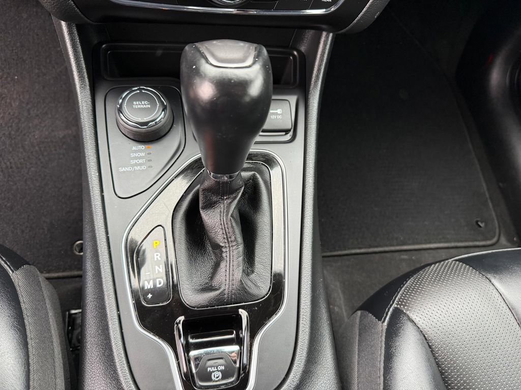 Used 2022 Jeep Cherokee Limited image 22