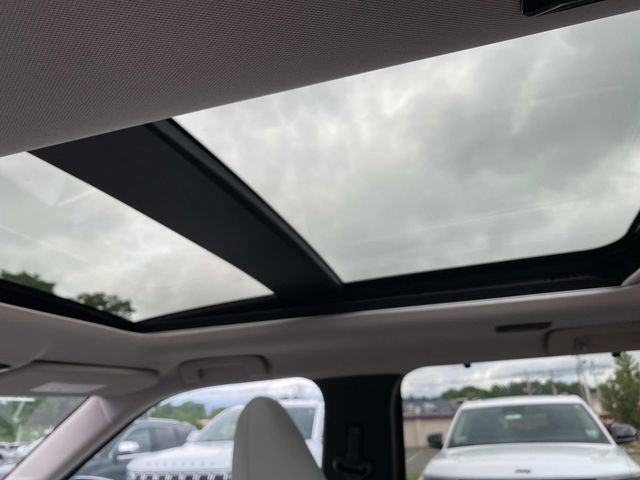 New 2025 Mitsubishi Outlander AWD image 8