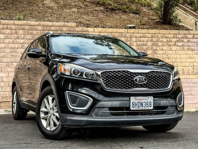 Used 2017 Kia Sorento LX image 4