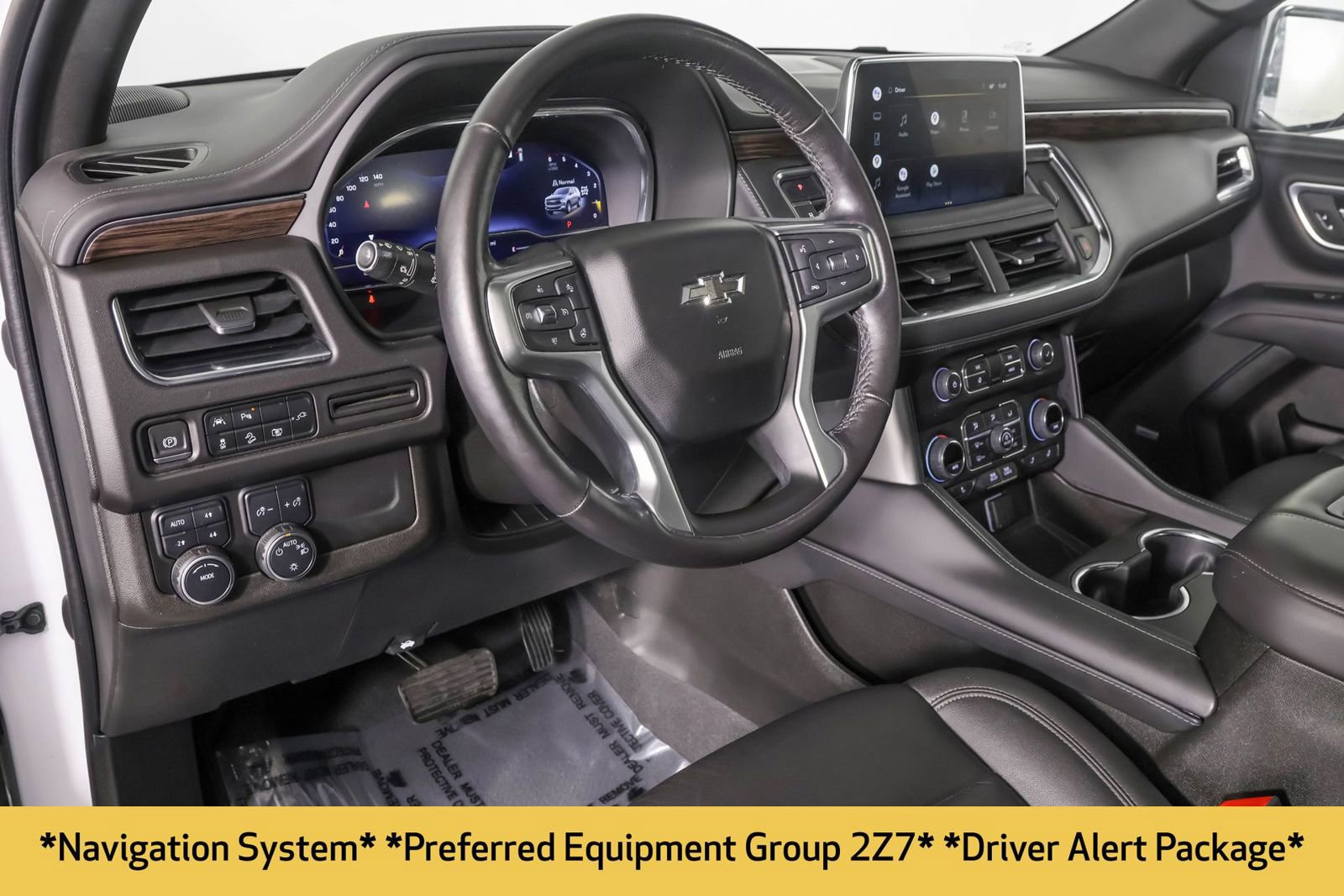 Used 2022 Chevrolet Tahoe Z71 w/ Luxury Package AWD/4WD image 5
