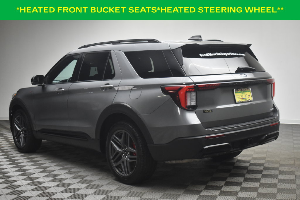 Used 2025 Ford Explorer ST-Line w/ ST-Line Street Pack AWD/4WD image 4