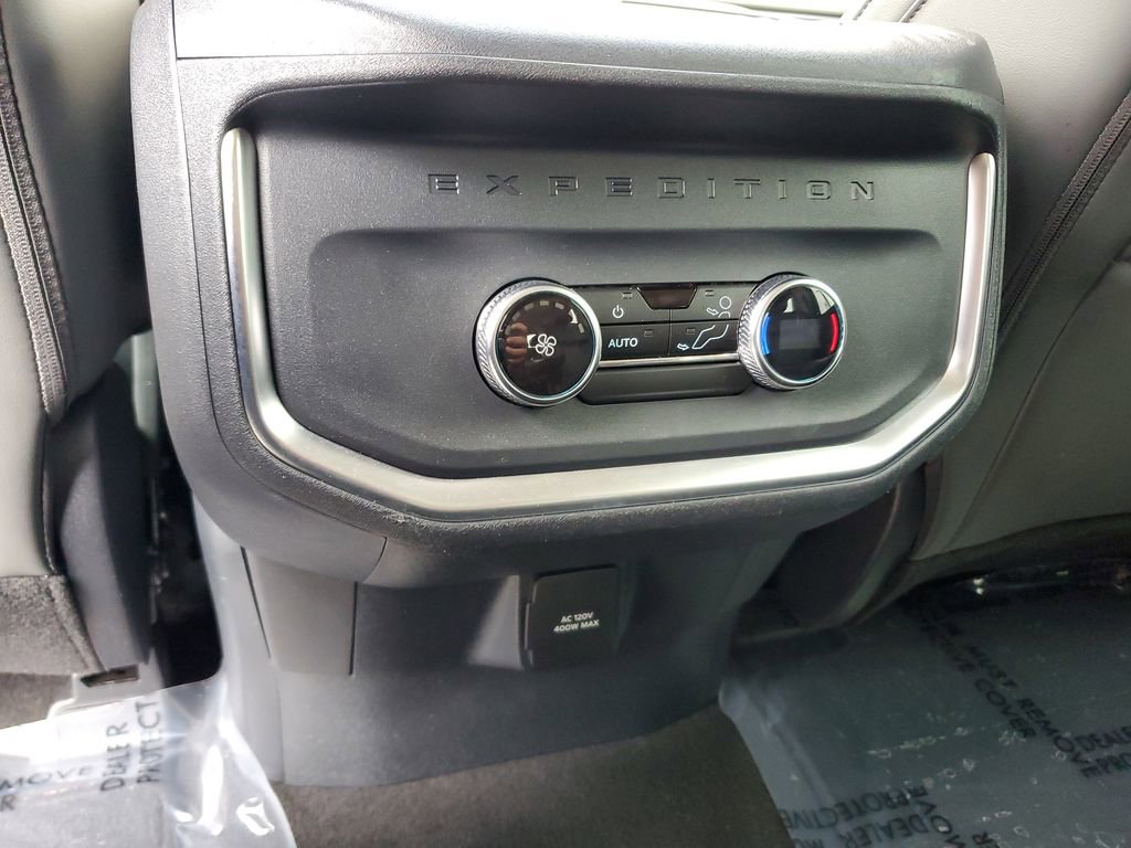 Certified 2025 Ford Expedition Active image 15