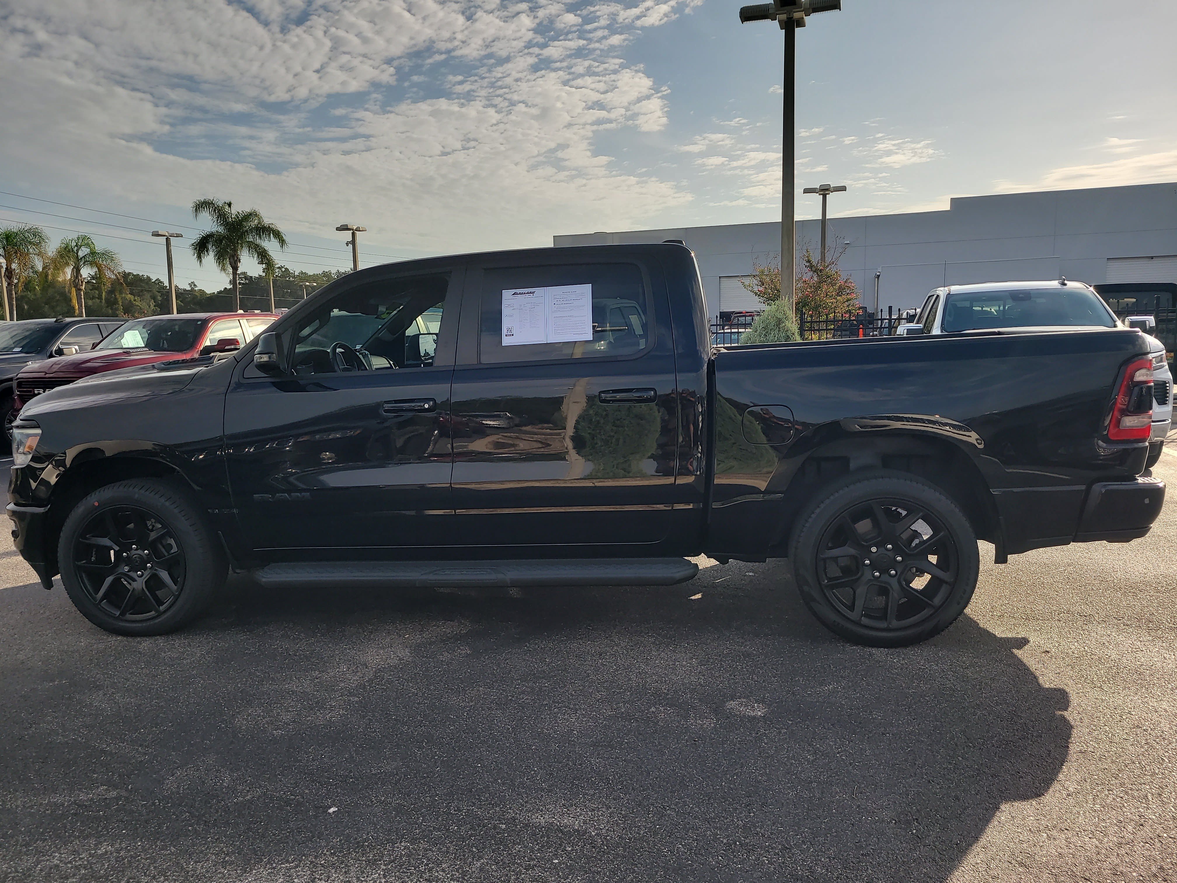 Used 2023 RAM 1500 Laramie AWD/4WD image 7